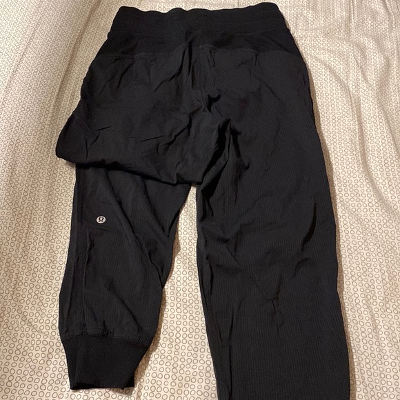 Lululemon dance studio joggers, size 4 - Picture 3 of 3